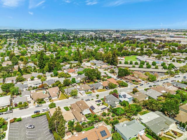 417 36th Avenue, San Mateo CA: https://media.crmls.org/mediaz/79f17e98-aae8-44c5-a312-71535755add9.jpg