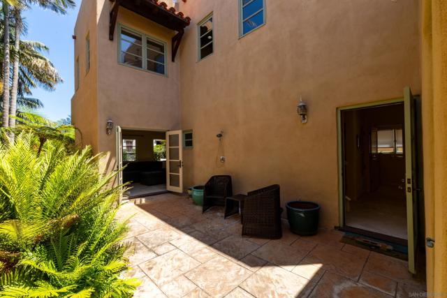 418 Marine St, La Jolla CA: https://media.crmls.org/mediaz/79f1a991-0346-46ba-a4e7-6029ab995e0e.jpg