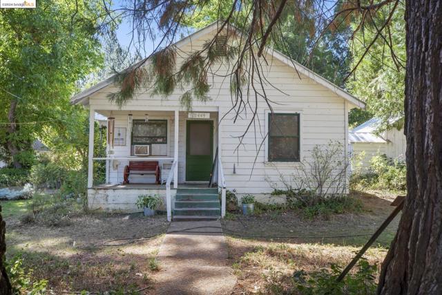 10488 Converse RD, Coulterville CA: https://media.crmls.org/mediaz/79f2040b-8e9c-407a-a96b-b27b5080ca8f.jpg