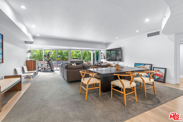 13600 Marina Pointe Drive, Marina del Rey CA: https://media.crmls.org/mediaz/79f29e59-65e8-4ef4-8e8b-4697a41282aa.jpg