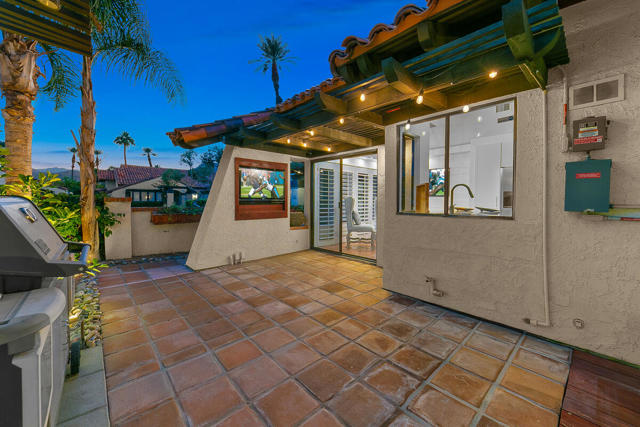 60 Calle Solano, Rancho Mirage CA: https://media.crmls.org/mediaz/79f2a104-b374-40fb-a1bf-146cb28b7e06.jpg