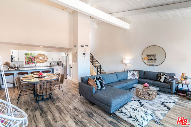 28374 Rey De Copas Lane, Malibu CA: https://media.crmls.org/mediaz/79f2f3b4-36bf-4bbb-a9e1-fae058fbdc50.jpg