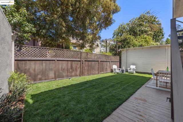 101 Palm Dr, Piedmont CA: https://media.crmls.org/mediaz/79f3c787-9f89-4e30-b55d-8f27a0dc1d30.jpg