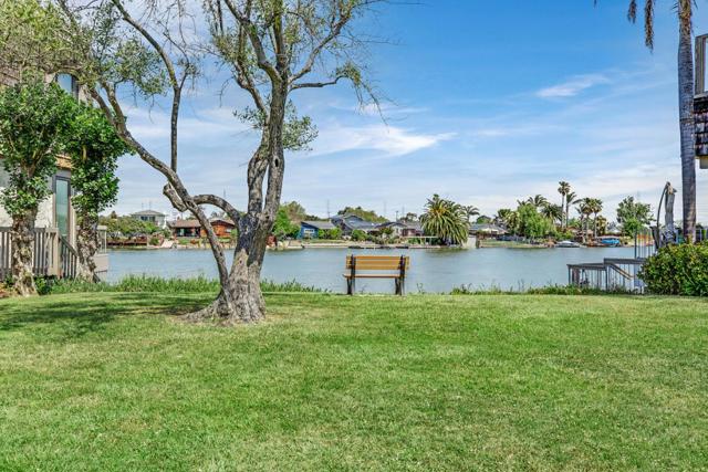 688 Mariners Island Boulevard, San Mateo CA: https://media.crmls.org/mediaz/79f45ba3-b54c-4be6-9c17-a7d0ea0e7389.jpg