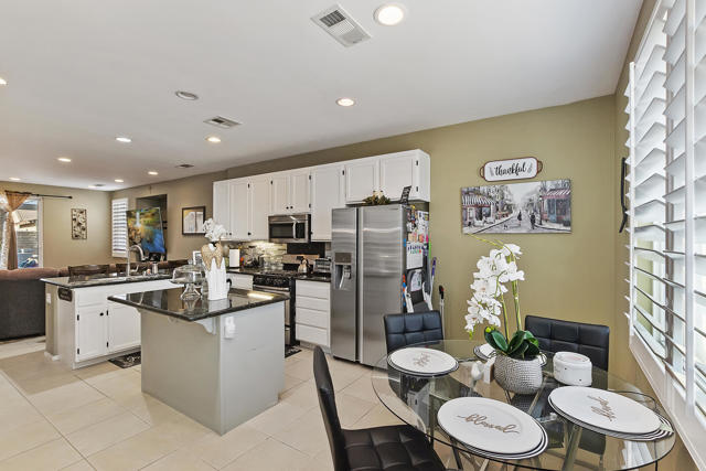 021_Breakfast Area