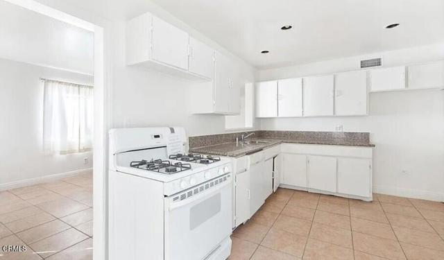 356 E Kettering Street, Lancaster CA: https://media.crmls.org/mediaz/79f4c44f-64a2-4ab9-94a2-d1ac40105230.jpg