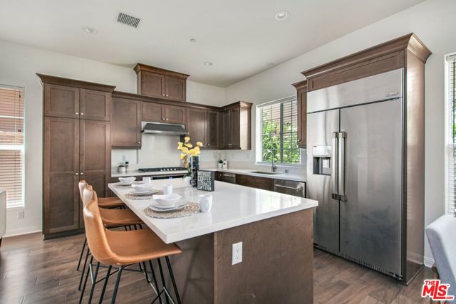20659 W Beech Circle, Porter Ranch CA: https://media.crmls.org/mediaz/79f56d05-adf0-433c-9012-b84d8806d785.jpg