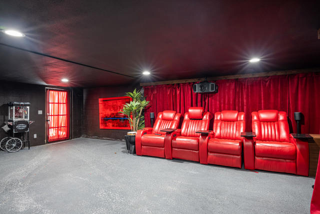 257 W El Camino Way, Palm Springs CA: https://media.crmls.org/mediaz/79f6db27-797f-4db2-af1e-a3dd1aca692a.jpg