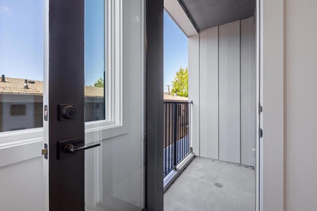 1433 Floribunda Avenue, Burlingame CA: https://media.crmls.org/mediaz/79f741f3-197d-4051-884e-7fa8117b167d.jpg