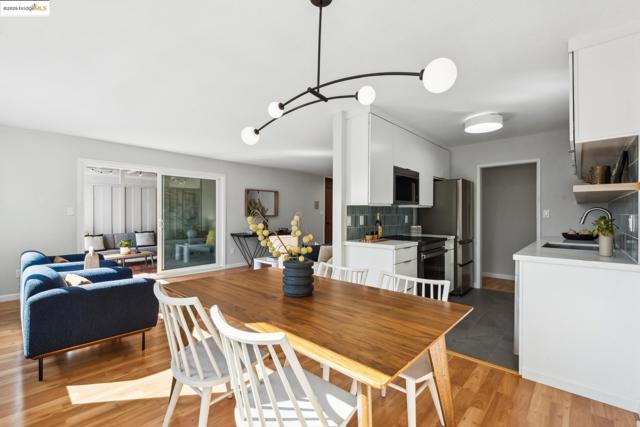 424 Staten Ave, Oakland CA: https://media.crmls.org/mediaz/79f78190-8849-4959-9831-ed0bb799003f.jpg
