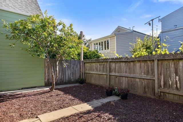270 Andover Street, San Francisco CA: https://media.crmls.org/mediaz/79f7abfe-e8b4-44ec-9c09-d92111d79138.jpg