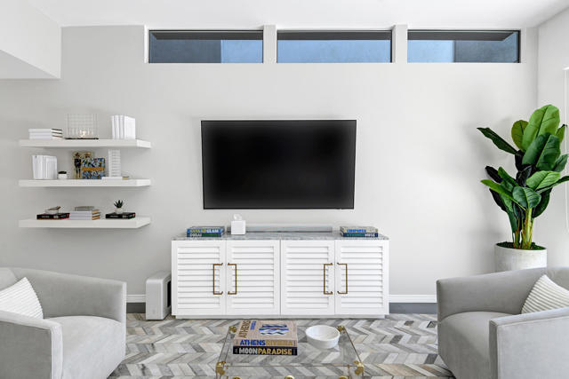 Image 7 of 31 For 329 Goleta Way