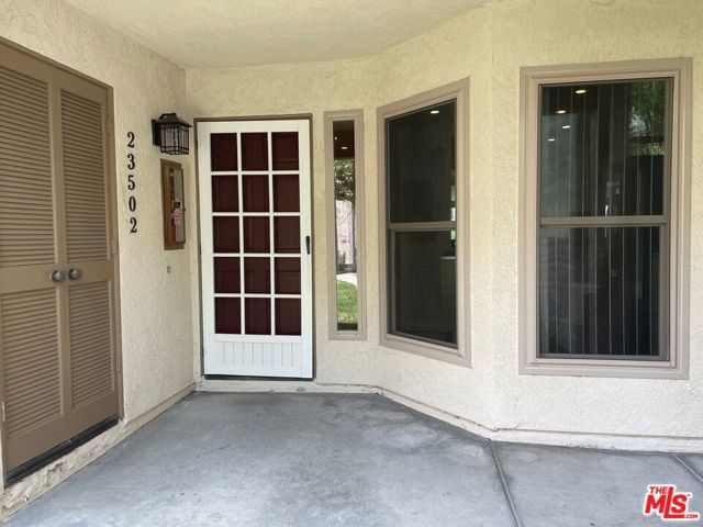 23502 Coso, Mission Viejo CA: https://media.crmls.org/mediaz/79f86aa3-e3d2-4247-903e-03bcdf345662.jpg