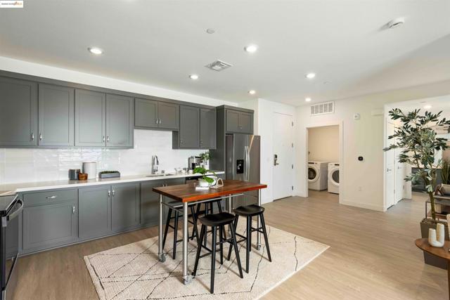 500 Somi Ct, Hayward CA: https://media.crmls.org/mediaz/79f8ae6d-8ae2-4bd4-b018-2698d559c256.jpg