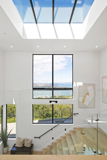 3 Wolfback Ridge Road, Sausalito CA: https://media.crmls.org/mediaz/79f8e9bb-0583-430b-90ce-8dc4f1a5bd35.jpg