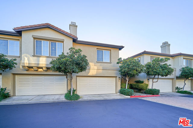 915 Somerville, Irvine CA: https://media.crmls.org/mediaz/79f8f085-aed6-4bf3-b230-401901829e8f.jpg