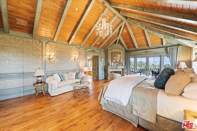 19000 Dorlon Drive, Tarzana CA: https://media.crmls.org/mediaz/79f9e819-b699-4e16-9253-81d5e7b79519.jpg