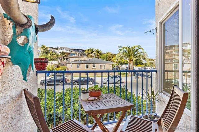 3149 Dickens St, San Diego, California 92106, 3 Bedrooms Bedrooms, ,2 BathroomsBathrooms,Condominium,For Sale,Dickens St,250000588SD