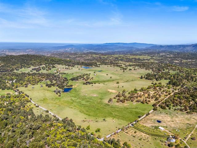 3510 Deer Lake Park Road, Julian CA: https://media.crmls.org/mediaz/79fab287-fa20-4877-897f-1cacb1a4b533.jpg