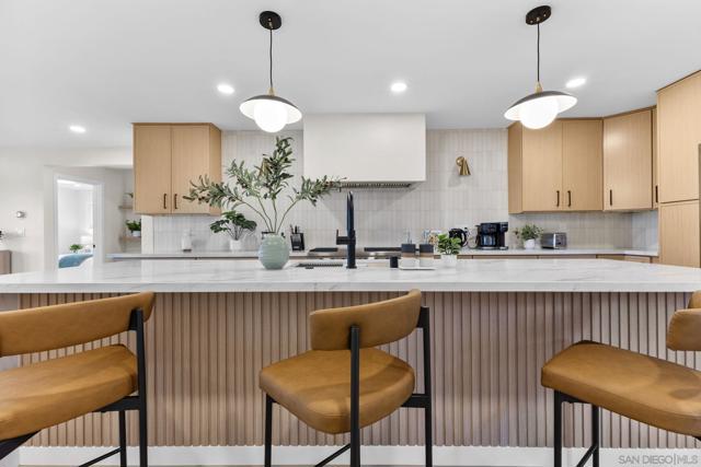 2128 Missouri St, San Diego CA: https://media.crmls.org/mediaz/79fb8a32-cc66-417a-b6f9-75f4c37296a9.jpg