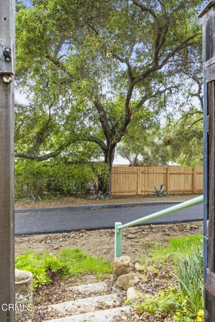 308 Topa Topa Drive, Ojai CA: https://media.crmls.org/mediaz/79fb99f3-0a0f-4aa0-b5f9-251050950b51.jpg