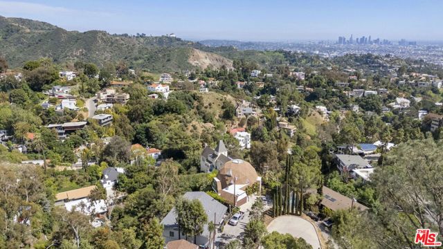 3162 Durand Drive, Los Angeles CA: https://media.crmls.org/mediaz/79fbdf78-4f5d-41cd-823c-44f0fa65b1b2.jpg