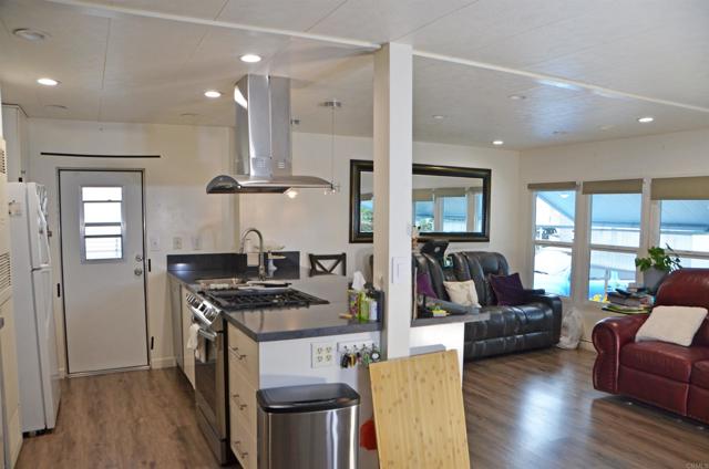 Detail Gallery Image 10 of 30 For 245 W Bobier Dr #SPC 91,  Vista,  CA 92083 - 2 Beds | 2 Baths