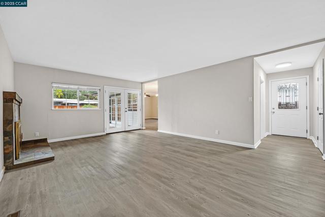 4045 Sacramento St, Concord CA: https://media.crmls.org/mediaz/79fd247c-059b-483a-a9cc-800ecb980d69.jpg