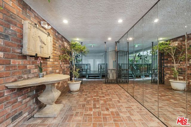 1375 Kelton Avenue, Los Angeles CA: https://media.crmls.org/mediaz/79fd915e-aa80-4567-bec7-69959561600b.jpg