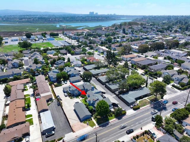 2512 Santa Ana Ave, Costa Mesa CA: https://media.crmls.org/mediaz/79fe1b75-e795-46a1-97d8-cb186837bd17.jpg