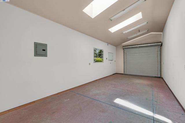 2211 College Avenue, Livermore CA: https://media.crmls.org/mediaz/79fe4aec-6574-4f13-994a-1b6a251514f9.jpg