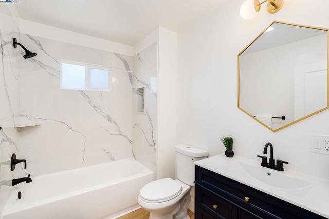 5731 Hermann St, Oakland CA: https://media.crmls.org/mediaz/79feebba-02c8-4545-bb67-608adb3cb70b.jpg