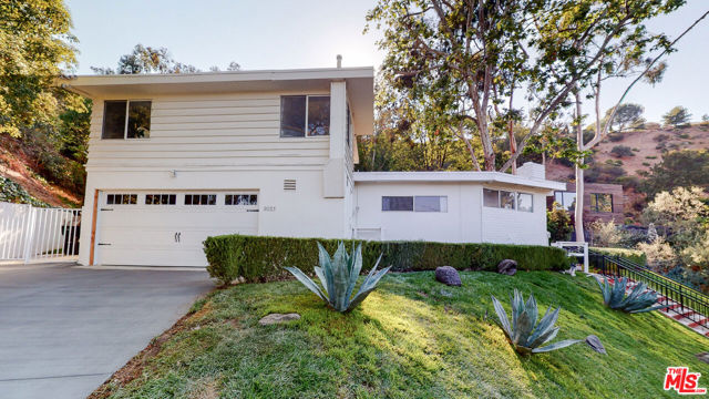 Image 3 for 9033 Burroughs Rd, Los Angeles, CA 90046