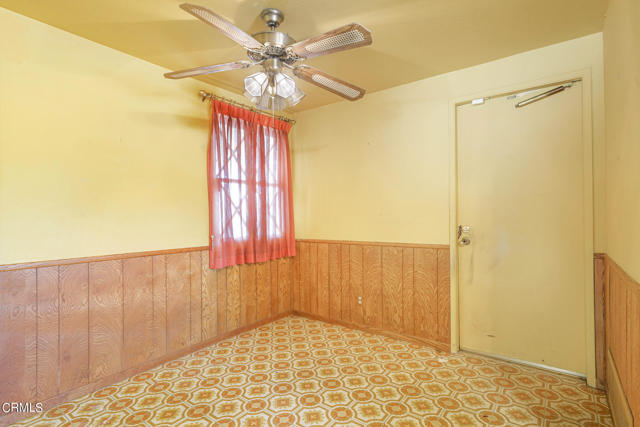 Kitchen Eating Area - MLS