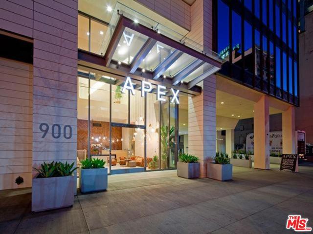 900 S FIGUEROA Street 1804 Los Angeles, California Located in Downtown Los Angeles, our high-rise apartment homes offer the perfect combination of sophistication, tranquility and convenience in an unparalleled location. Relax and unwind at home while enjoying the chic finishes of our studio, one-, two- and three-bedroom residences. Take advantage of the resort-style amenities throughout the property. Discover a new dimension of living at APEX. The One. Prices & availability subject to change.
