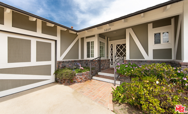 Image 3 for 5204 S Holt Ave, Los Angeles, CA 90056