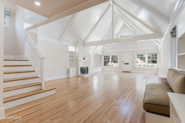 130 Hart Avenue Santa Monica, California As seen in ''Home Magazine'' this spectacularly built Nantucket style beach home steps from the sand in one of the most sought-after locations in Santa Monica. Light throughout the home exudes warmth and romance. The home is built with high quality and architectural detailing which includes, hi cathedral beamed ceilings in the living room and master bedroom, custom cabinetry, hardwood floors throughout and 2 fire places. Gourmet kitchen w/ top of the line appliances. Charming private yard with flagstone patio enhances indoor/outdoor living at its finest. 2 car tandem garage and ocean views from master deck and front deck. There is a den area off the dining room that could be set up as an office or 3rd bedroom. Walking distance to the SM pier, Main Street shops, Shutters & the famous Casa Del Mar. Wake up everyday to the inspiration of the beach! Central A/C. Gas Furnace. Preferential Street Parking Permit.This is a must see!