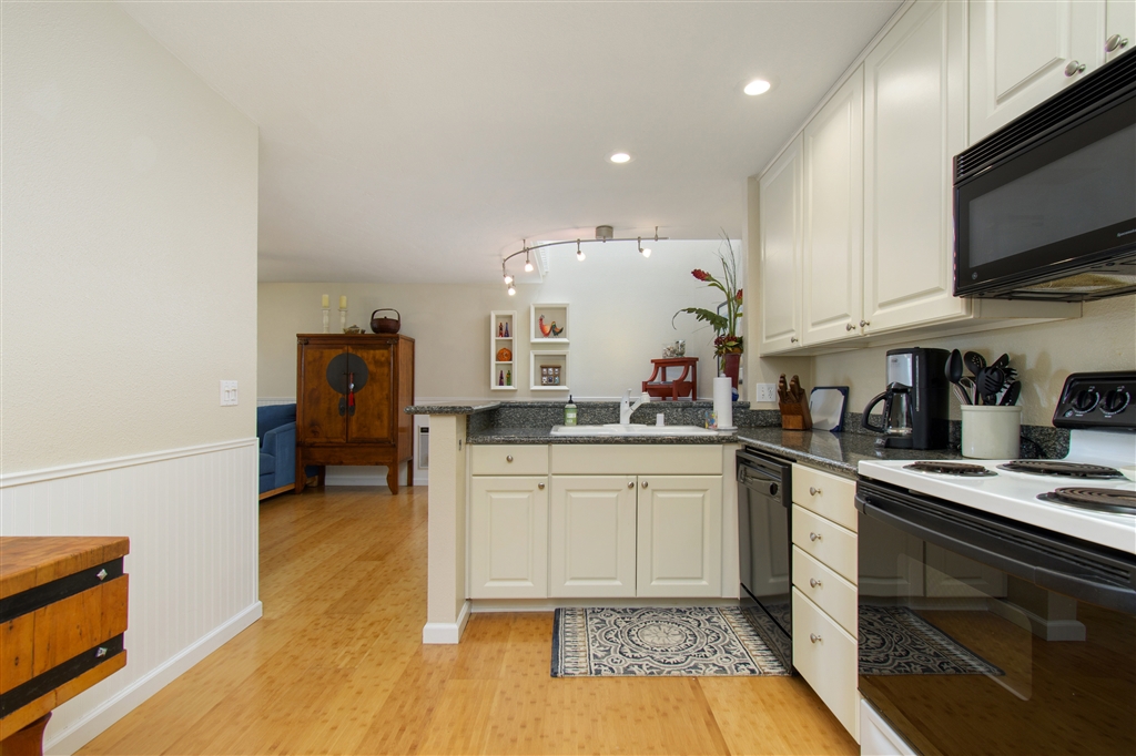 453 Sierra Ave - photo 8