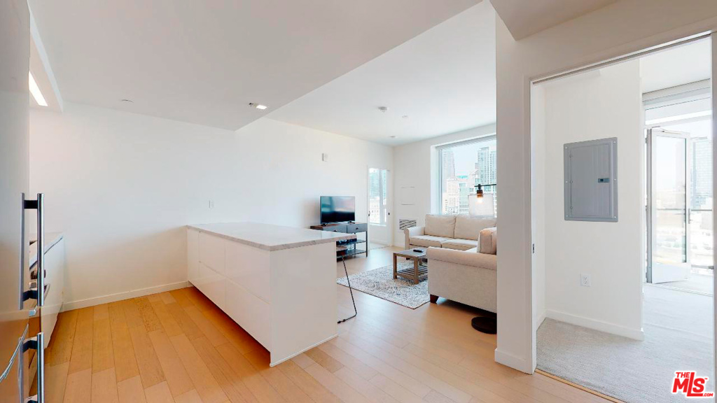 1050 S Grand Avenue 1304, Los Angeles, CA 90015