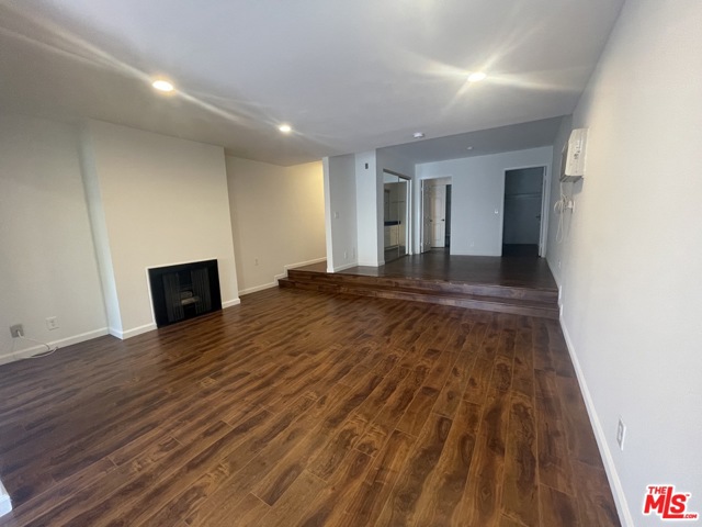 1338 N Sierra Bonita Ave #102, Los Angeles, CA 90046