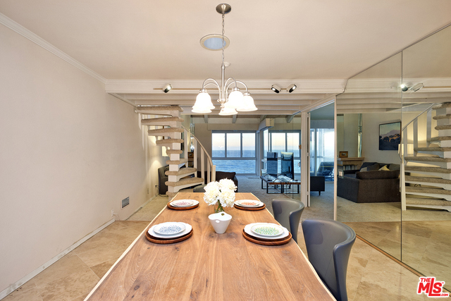 575 ESPLANADE, Redondo Beach, California 90277, 2 Bedrooms Bedrooms, ,2 BathroomsBathrooms,Residential,Sold,ESPLANADE,17203212