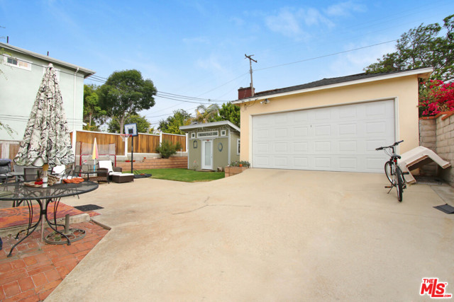703 Avenue D, Redondo Beach, California 90277, 3 Bedrooms Bedrooms, ,1 BathroomBathrooms,Residential,Sold,Avenue D,21767438