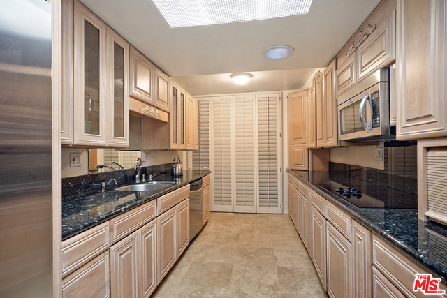 575 ESPLANADE, Redondo Beach, California 90277, 2 Bedrooms Bedrooms, ,2 BathroomsBathrooms,Residential,Sold,ESPLANADE,17203212