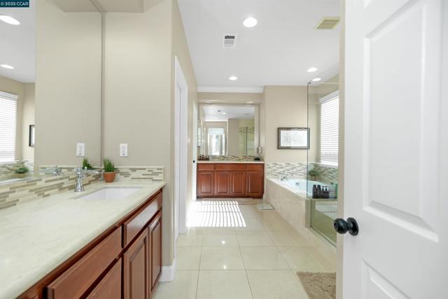 139 Shelterwood Ln, Danville CA: https://media.crmls.org/mediaz/7a00c325-127d-406a-9748-898fb35d9fbb.jpg