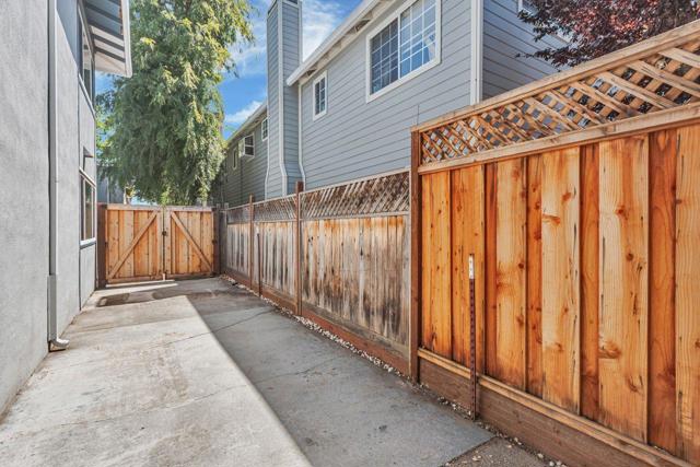 633 Highland Avenue, San Mateo CA: https://media.crmls.org/mediaz/7a00d6e0-f3ba-401e-b878-e52c5511bece.jpg
