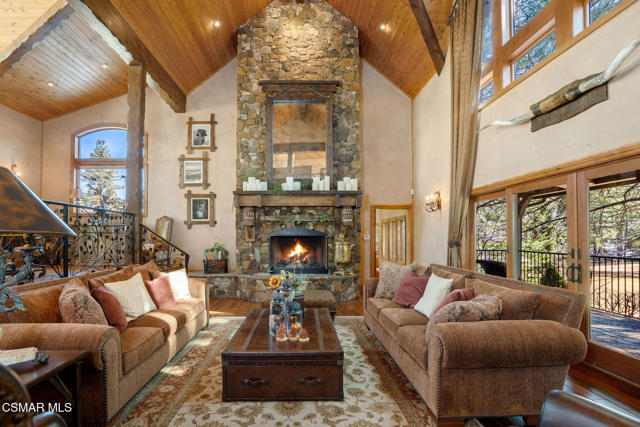 32310 Hummingbird Court, Running Springs CA: https://media.crmls.org/mediaz/7a00e89f-08d1-4495-ac97-f85c247fa693.jpg