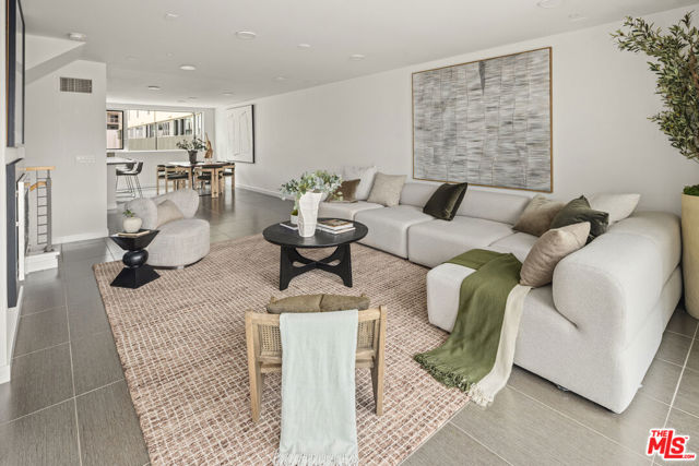 310 Washington Boulevard, Marina del Rey CA: https://media.crmls.org/mediaz/7a01f9e8-f9bc-4b04-a4df-dcd5f05485e8.jpg