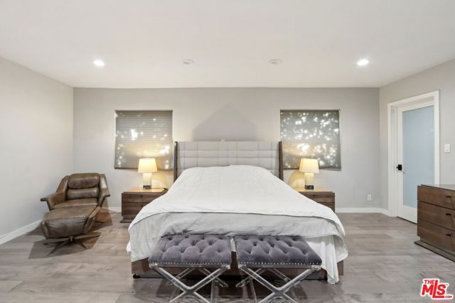 15539 Hamner Drive, Los Angeles CA: https://media.crmls.org/mediaz/7a02a179-f486-41b4-a905-cdf133f422cc.jpg