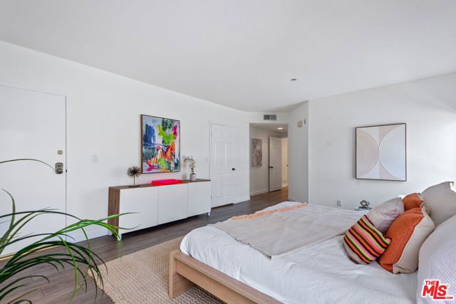 1914 Selby Avenue, Los Angeles CA: https://media.crmls.org/mediaz/7a02d4c7-eb44-44ef-af72-e67e802d04a8.jpg