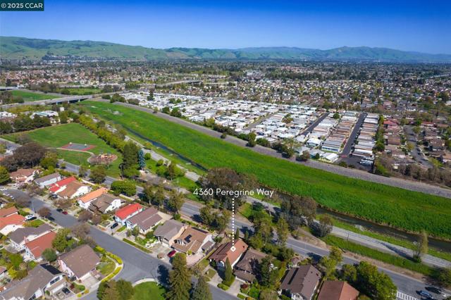 4360 Peregrine Way, Fremont CA: https://media.crmls.org/mediaz/7a03338e-67de-4a39-97b3-1570bc8845be.jpg